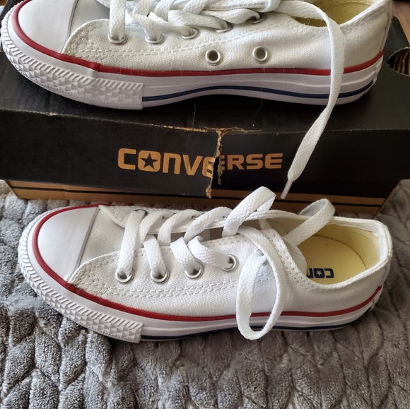 Converse - Picture 2 of 4